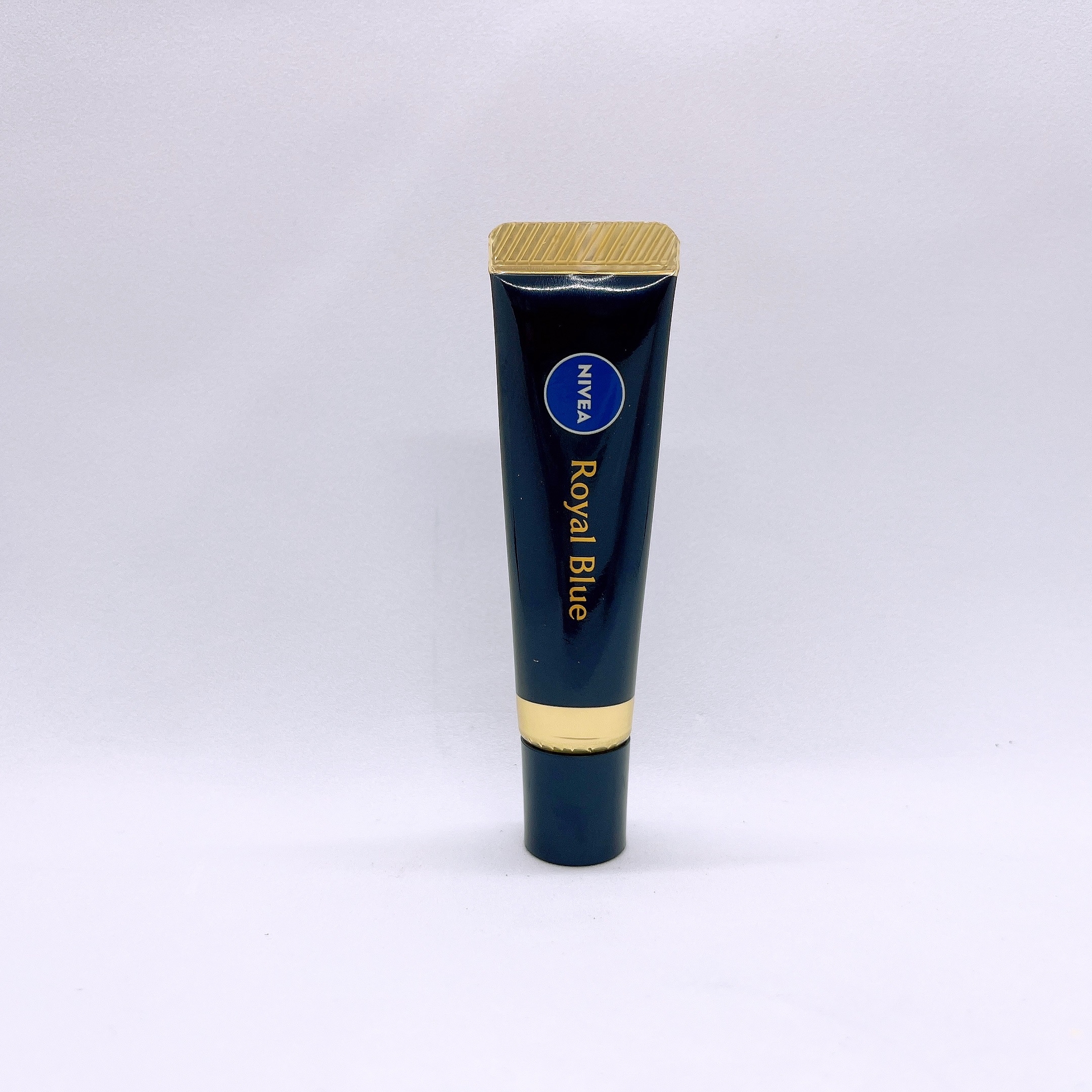 NIVEA(ニベア) ロイヤルブルーリップ 濃密美容ケアの良い点・メリットに関するまりたそさんの口コミ画像1